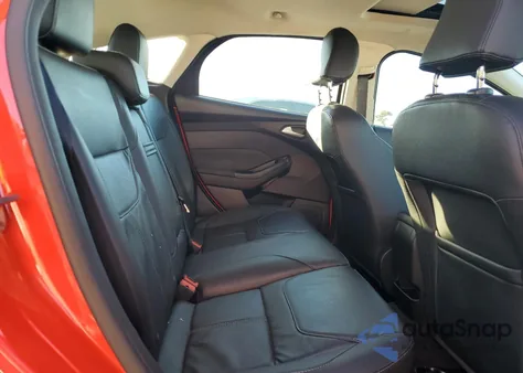 2016 Ford Focus Se z USA, uszkodzony, nr VIN 1FADP3K25GL210556